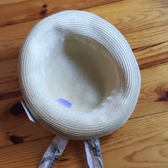 Beach hat - Picture 3 of 6